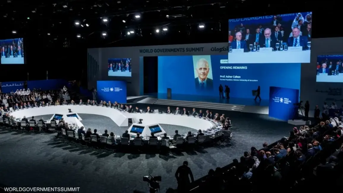 علماء نوبل يناقشون مستقبل الذكاء الاصطناعي وتأثيراته المصيرية