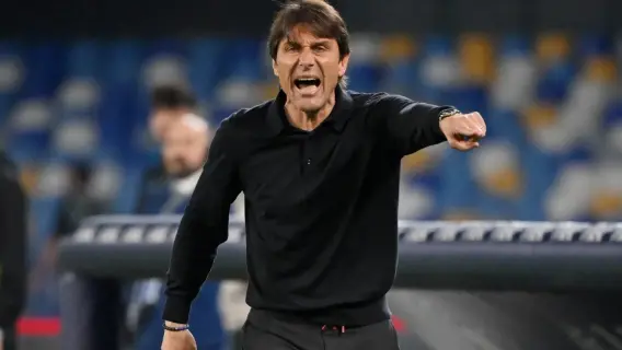 أنطونيو كونتي، المدير الفني لفريق نابولي