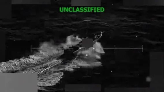 الجيش الأمريكي يدمر قارباً