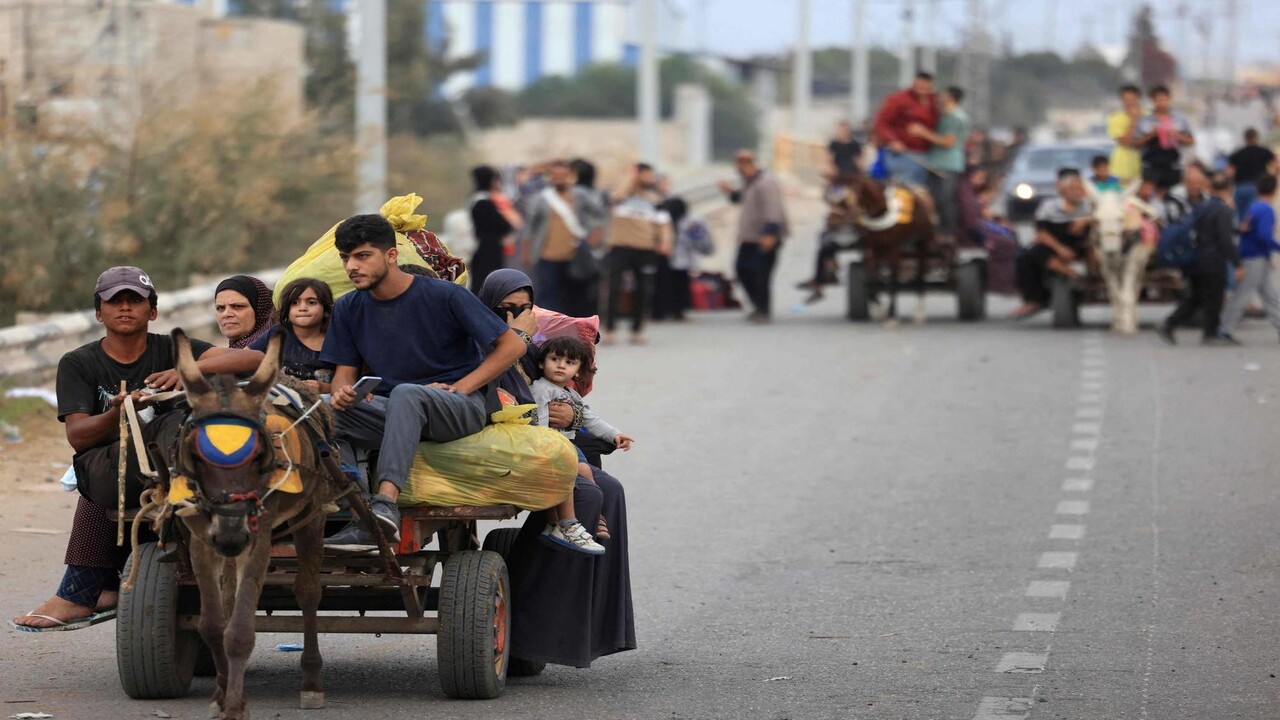وصول عشرات الآلاف من النازحين الفلسطينيين الى رفح جنوب غزة