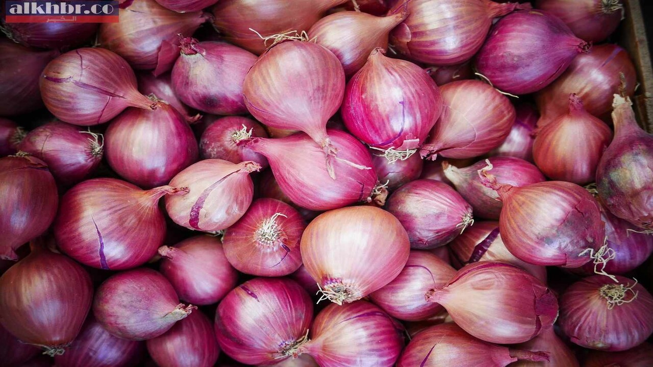 Saudi Ministry of Commerce seizes 8 tons of hoarded onions in Riyadh