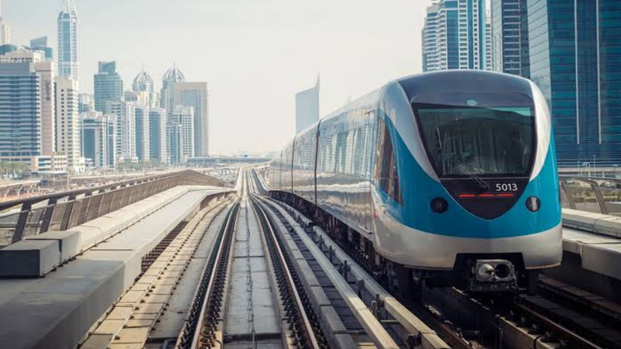 بدء التشغيل التجريبي لمشروع الخط الأزرق لمترو دبي 2027  و الإفتتاح في 2029